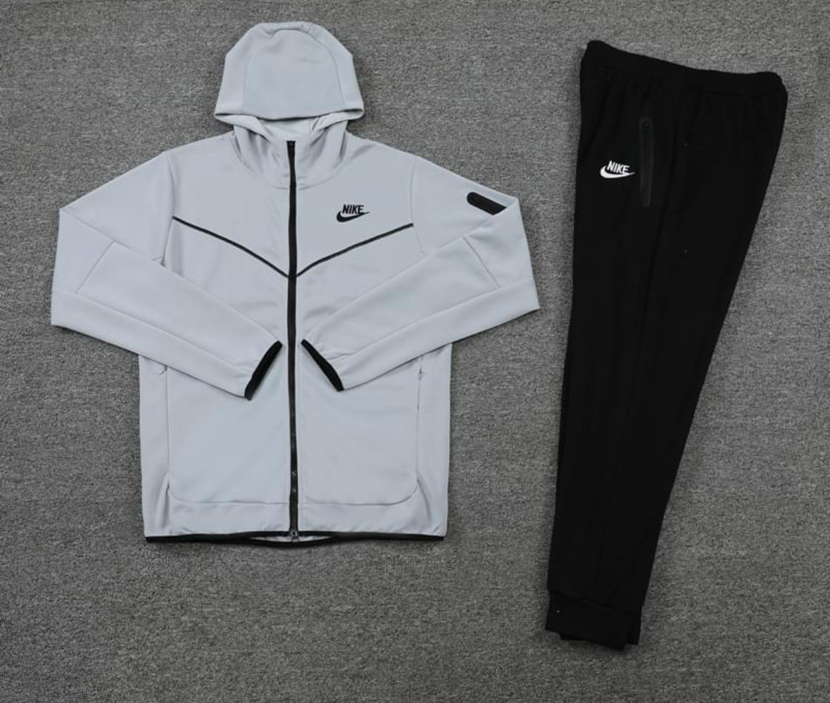 Tech complet survêtement !